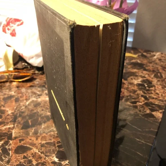 Holy Bible - Picture 5 of 16